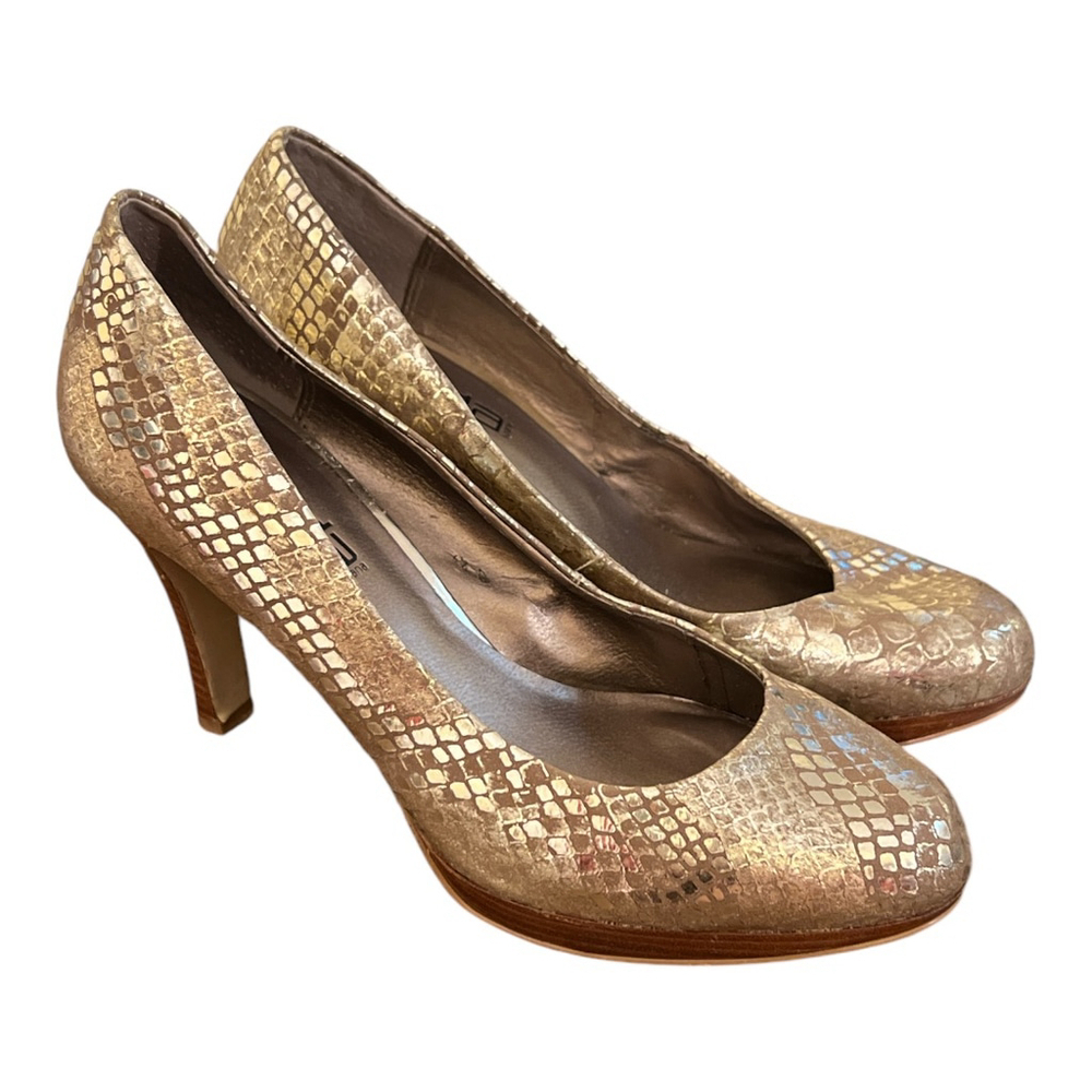 Moda In Pelle Gold Pumps Size 9